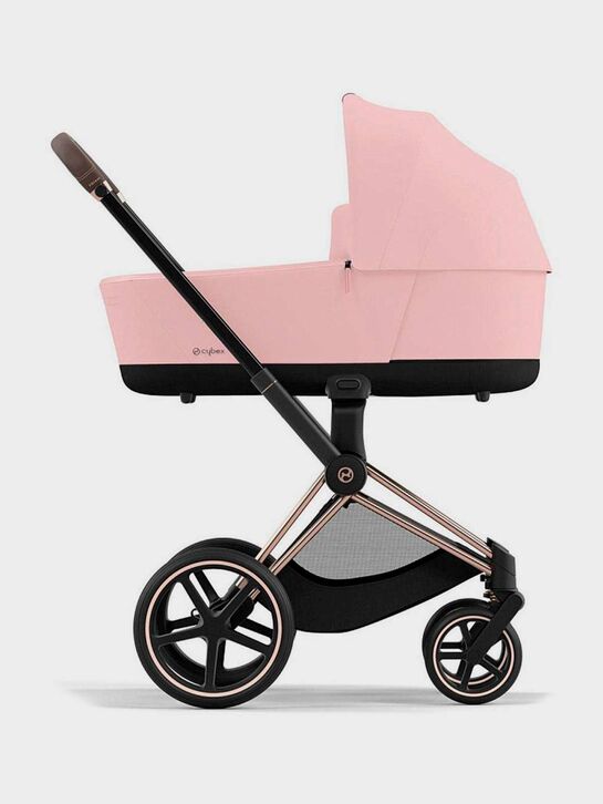 Коляска 2 в 1 Priam IV Rosegold цвет Peach Pink в комплекте со спальным блоком Lux Carry Cot и креслом Cloud T CYBEX | Фото 4