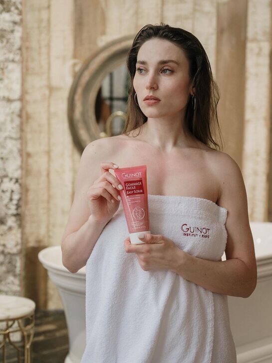 Нежный гель-скраб для тела с экстрактом люффы Gommage Facile, 200 мл GUINOT | Фото 5