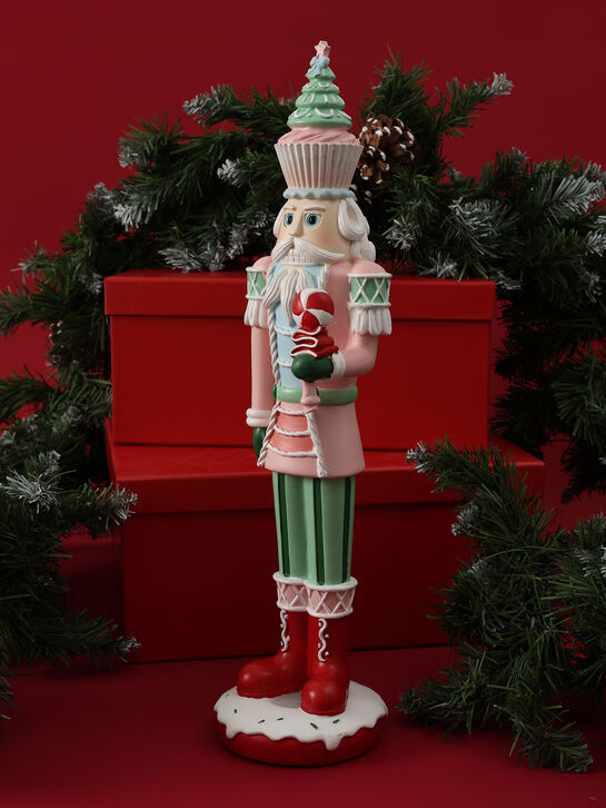Новогодний сувенир Щелкунчик с подарком, 42 см Timstor | Фото 2