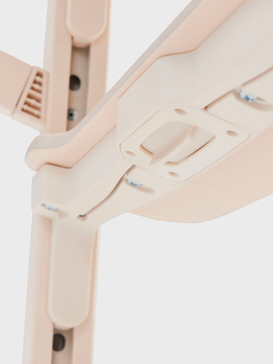 Стул для кормления CHARLEY (milky) Happy Baby | Фото 11