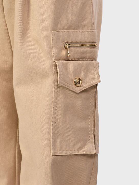 Брюки с карманами-карго, бежевые Chloe | Фото 3