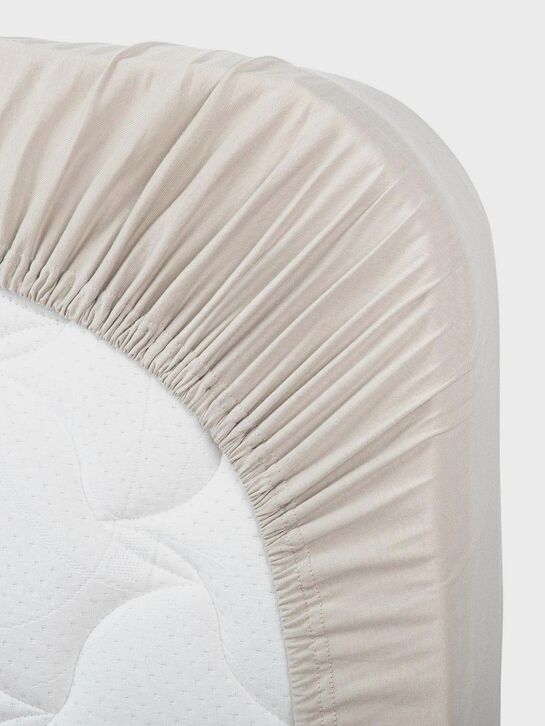 Белая простыня на резинке 100х70 см Happy Baby | Фото 2