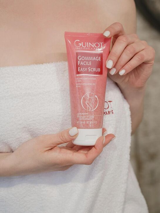 Нежный гель-скраб для тела с экстрактом люффы Gommage Facile, 200 мл GUINOT | Фото 6