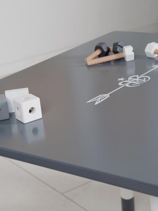 Комплект детской деревянной мебели Rock Star Baby: стол + 2 стульчика, серый/белый Roba | Фото 5