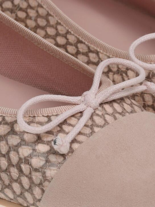 Замшевые балетки с тонким бантом Pretty Ballerinas | Фото 6