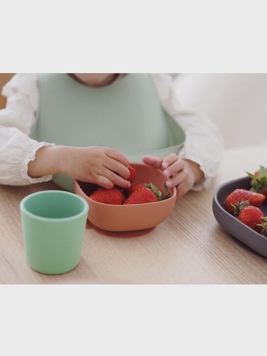 Набор посуды 2 тарелки, стакан, ложка COFFRET REPAS SILIC MINERAL BEABA | Фото 4