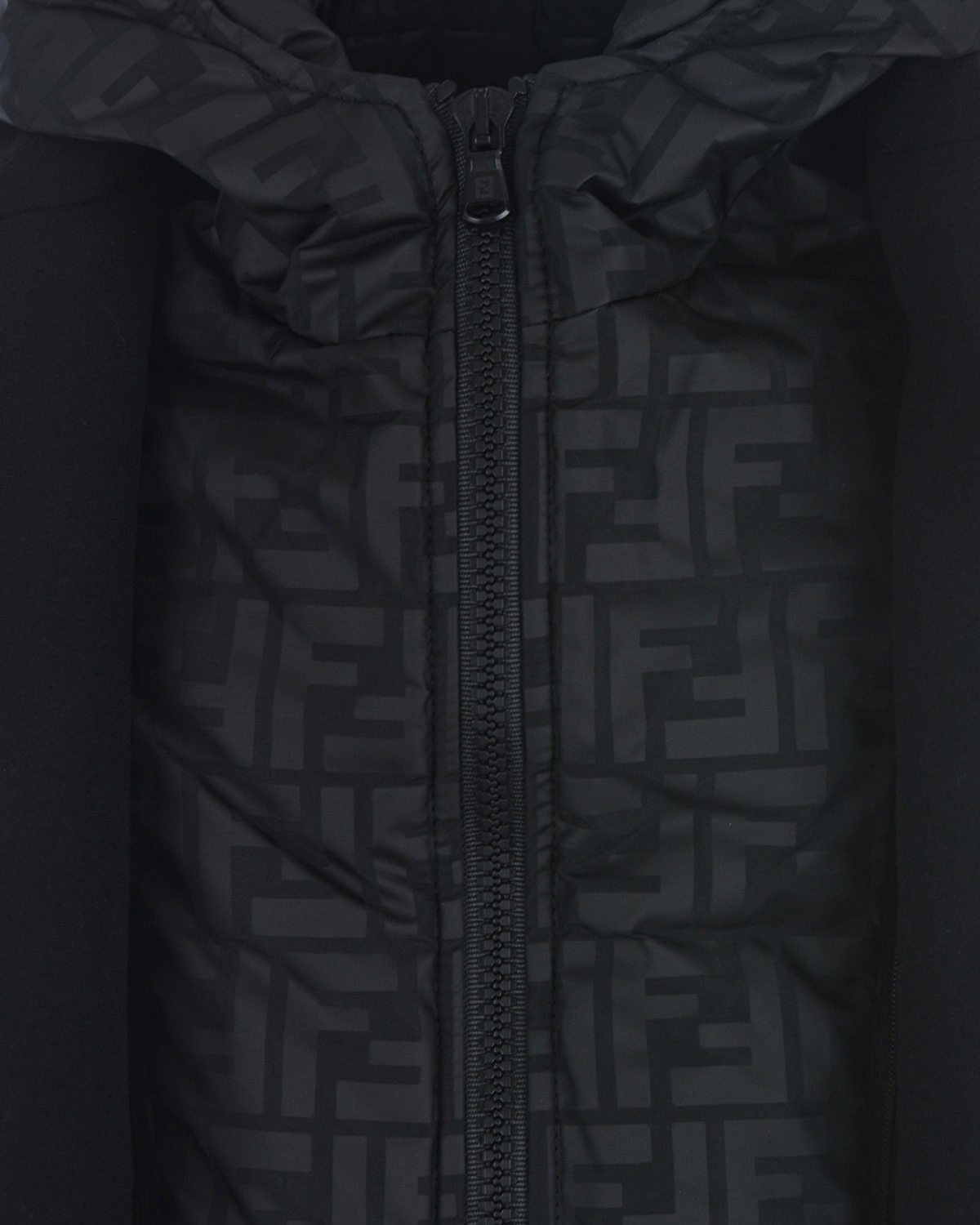 Черное пальто с капюшоном Fendi детское, размер 128, цвет черный - фото 4