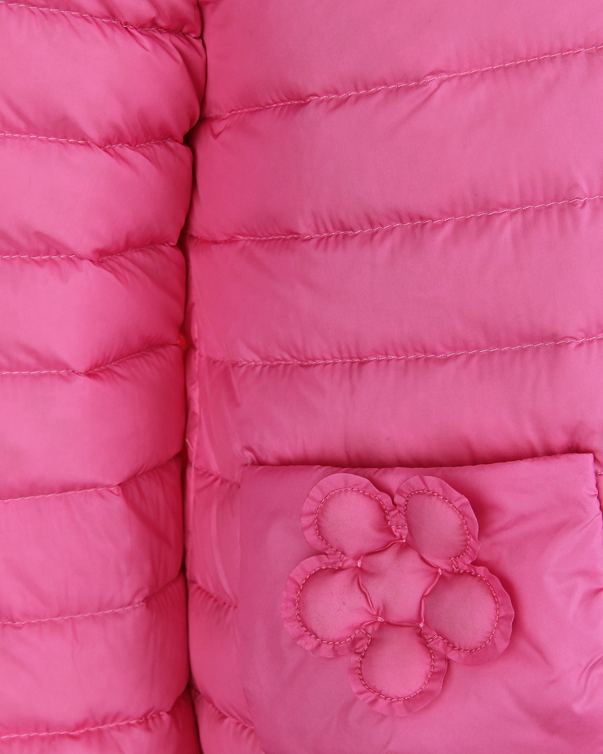 Розовая стеганая куртка с цветами на карманах IL Gufo детская - фото 3