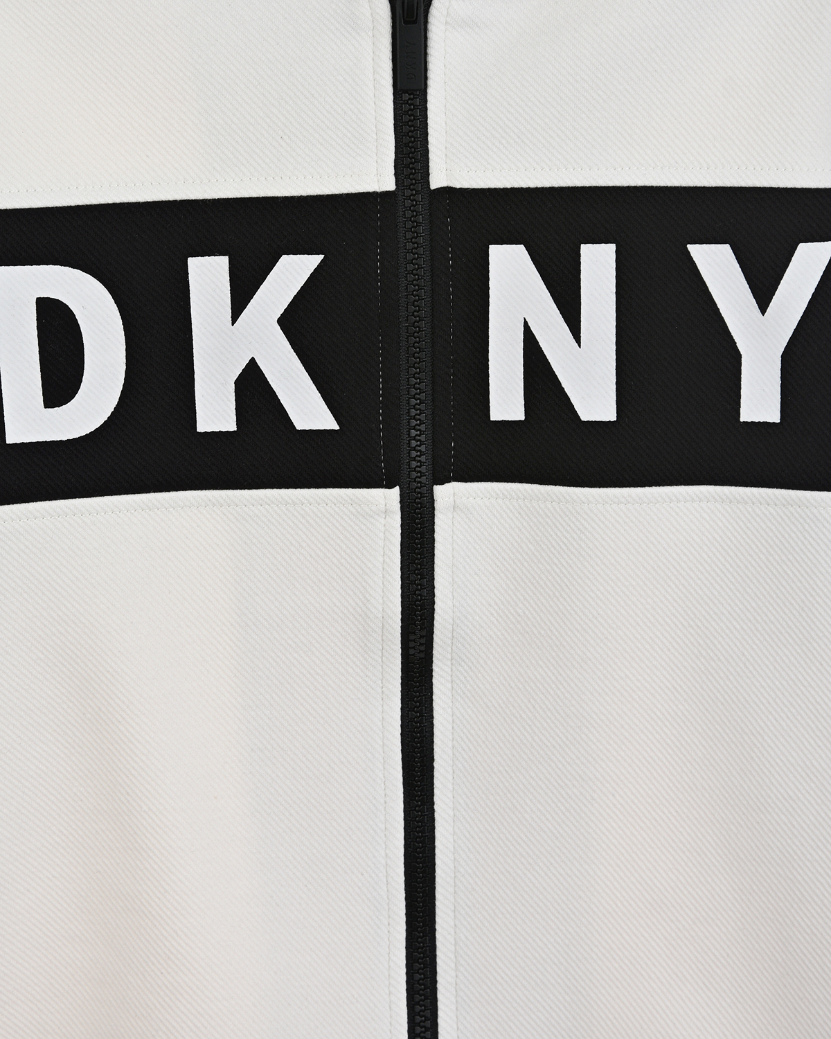 Белая спортивная куртка с черной полосой DKNY детская, размер 140, цвет мультиколор - фото 4