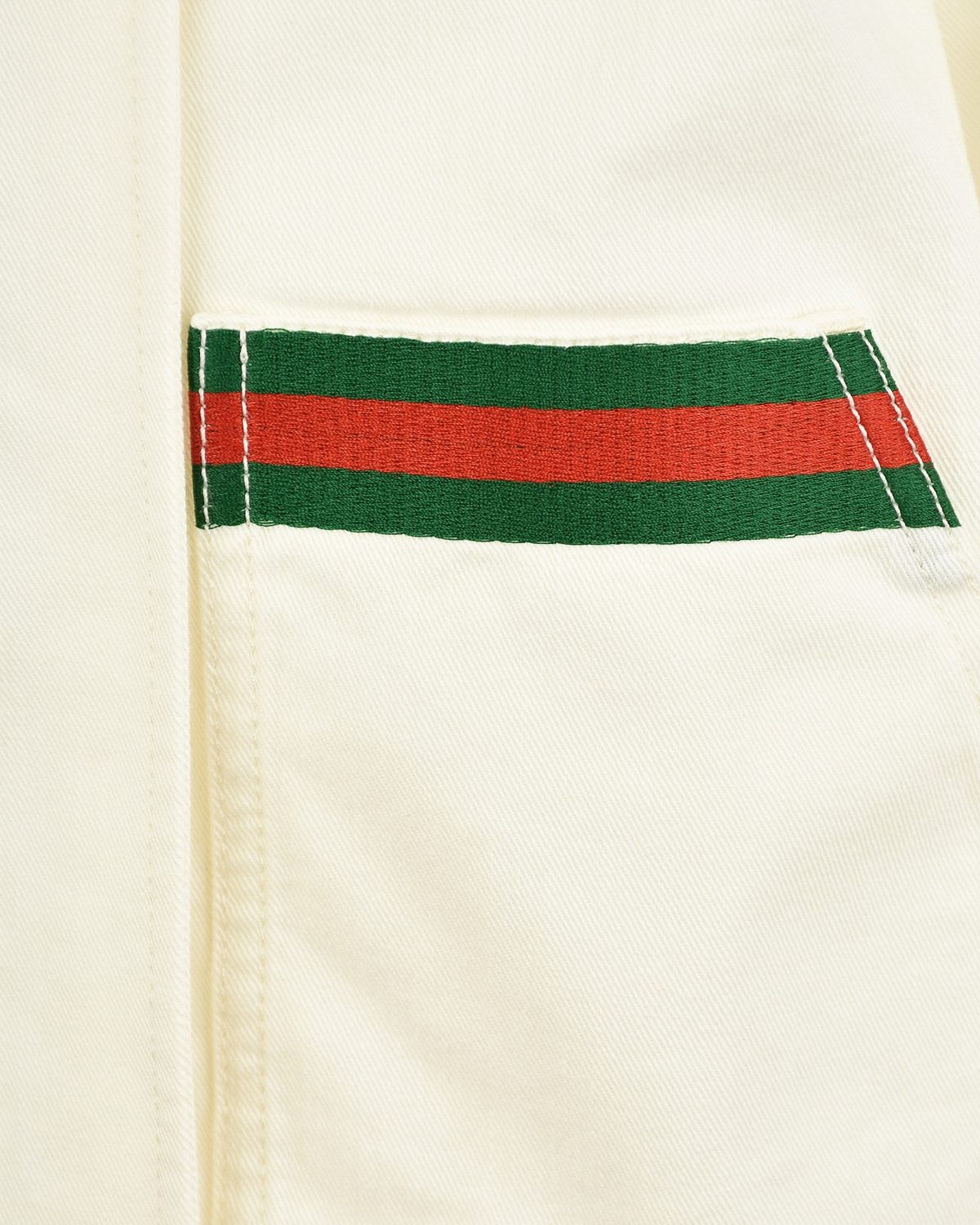 Белая джинсовая куртка с красно-зеленой тесьмой GUCCI детская, размер 152, цвет белый - фото 4