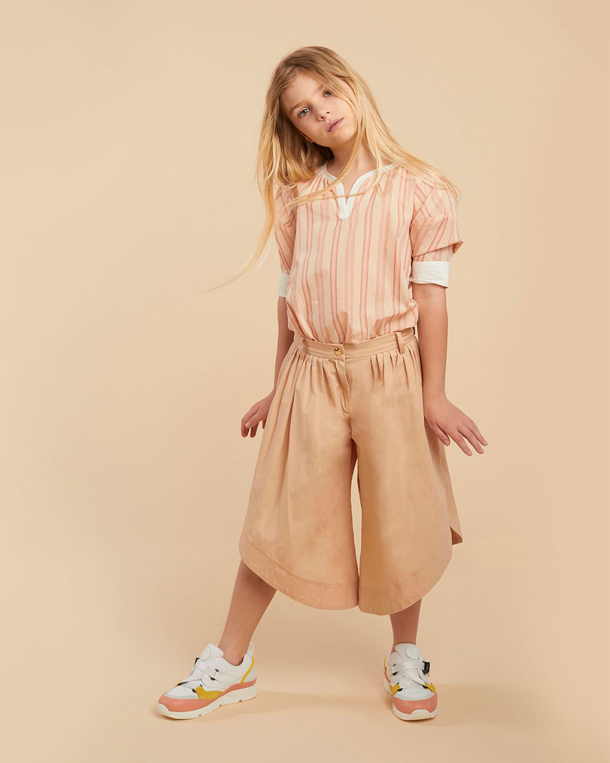 Бежевые брюки со складками Chloe детские, размер 116, цвет бежевый - фото 2