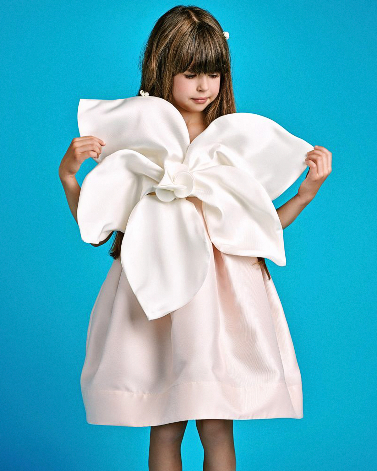 Платье с большим бантом Nikolia детское, размер 104, цвет кремовый - фото 2