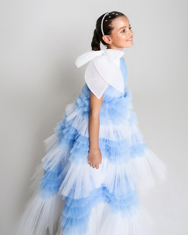 Платье в бело-голубую полоску с бантом Sasha Kim детское, размер 116, цвет мультиколор - фото 2