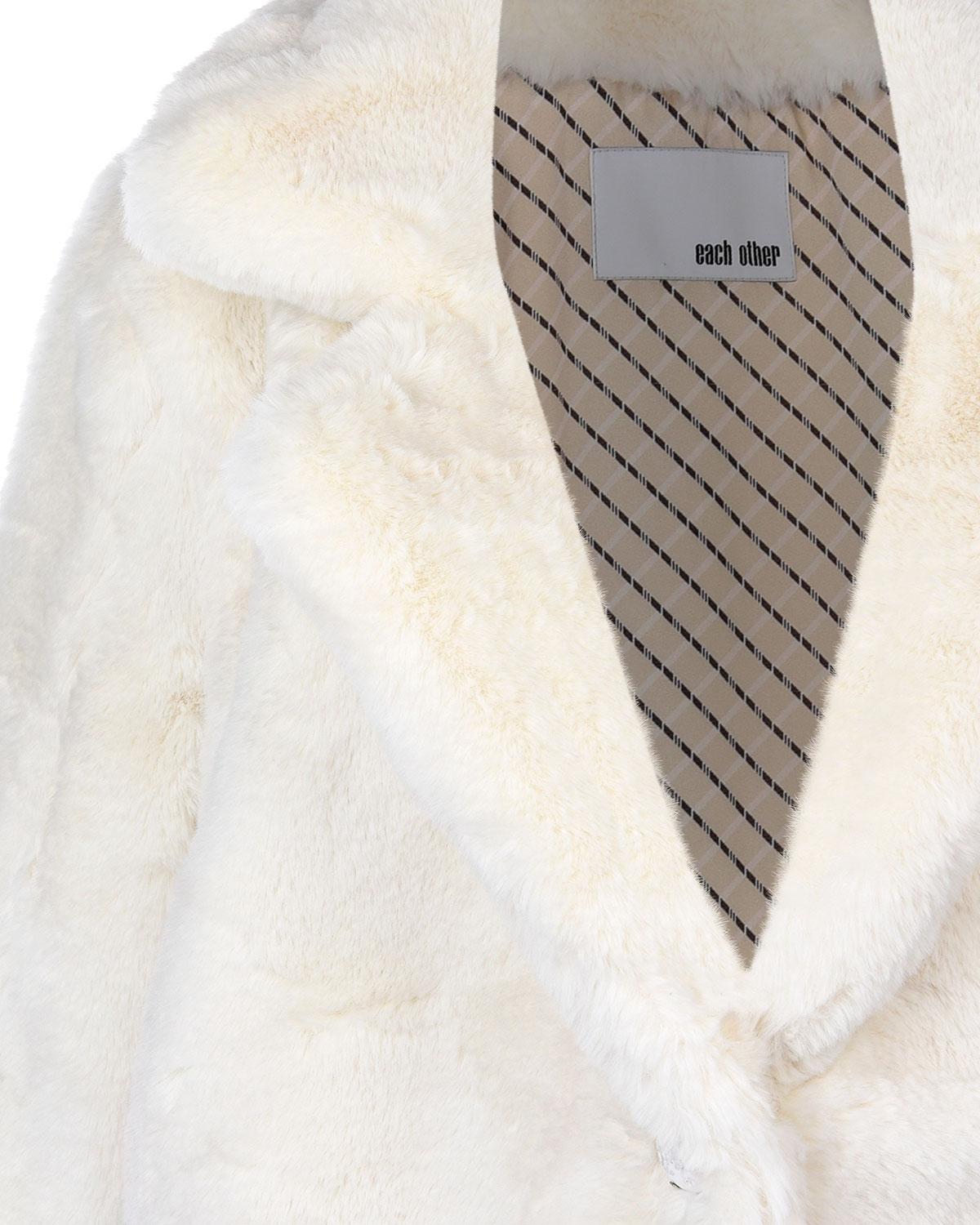 Меховое пальто с пуговицей из натурального камня Each Other, размер 40, цвет белый - фото 7