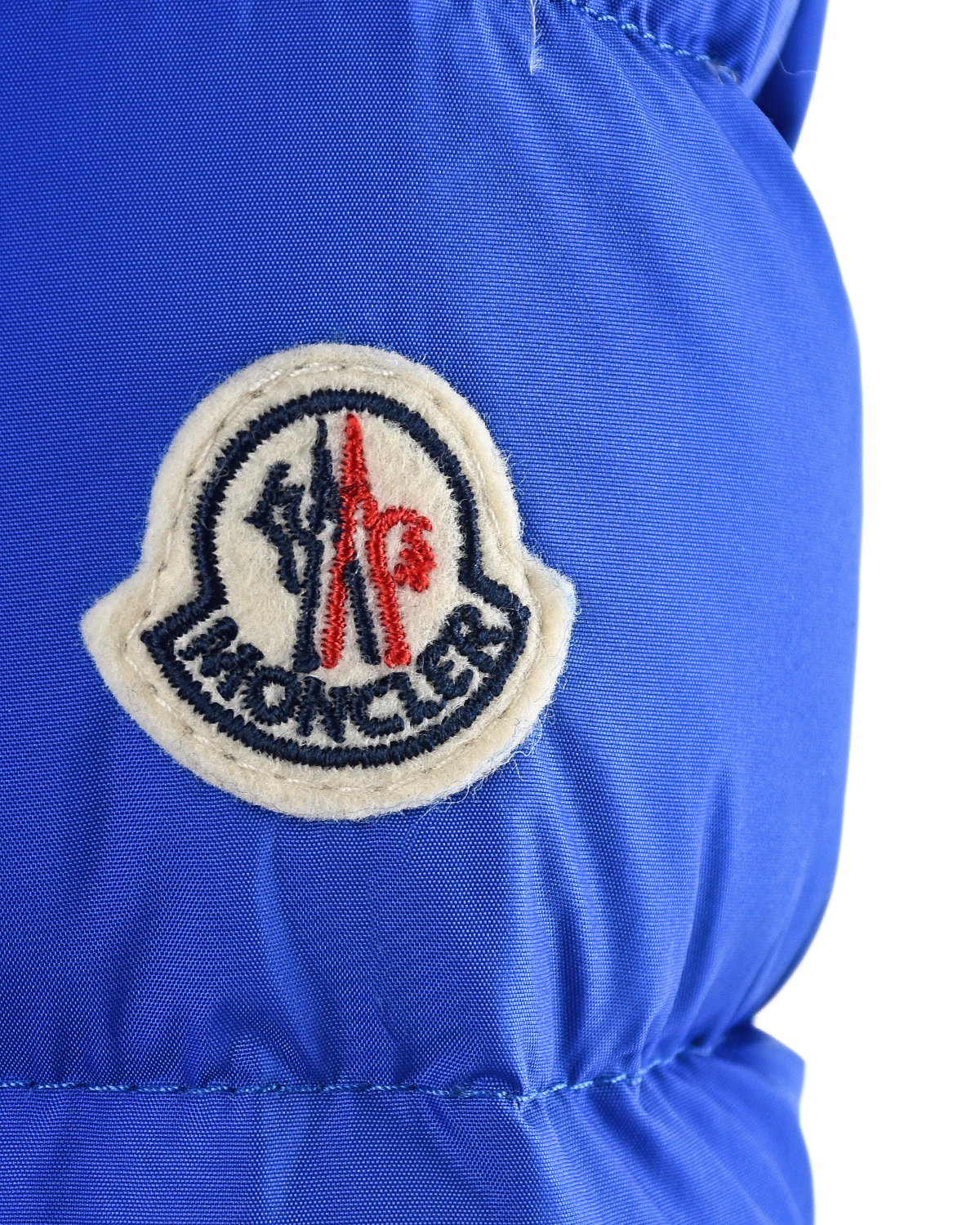 Пальто приталенного кроя с меховой опушкой Moncler детское, размер 104, цвет синий - фото 5