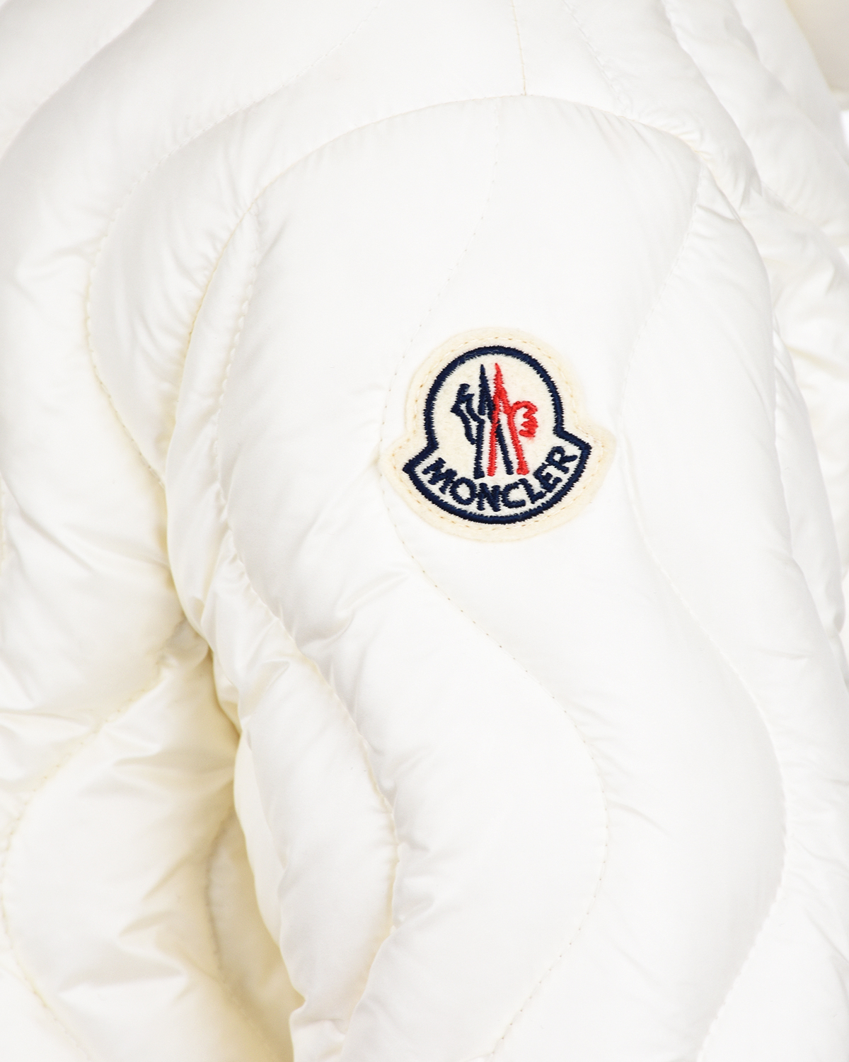 Белое пальто-пуховик с меховой отделкой Moncler детское, размер 116, цвет белый - фото 4