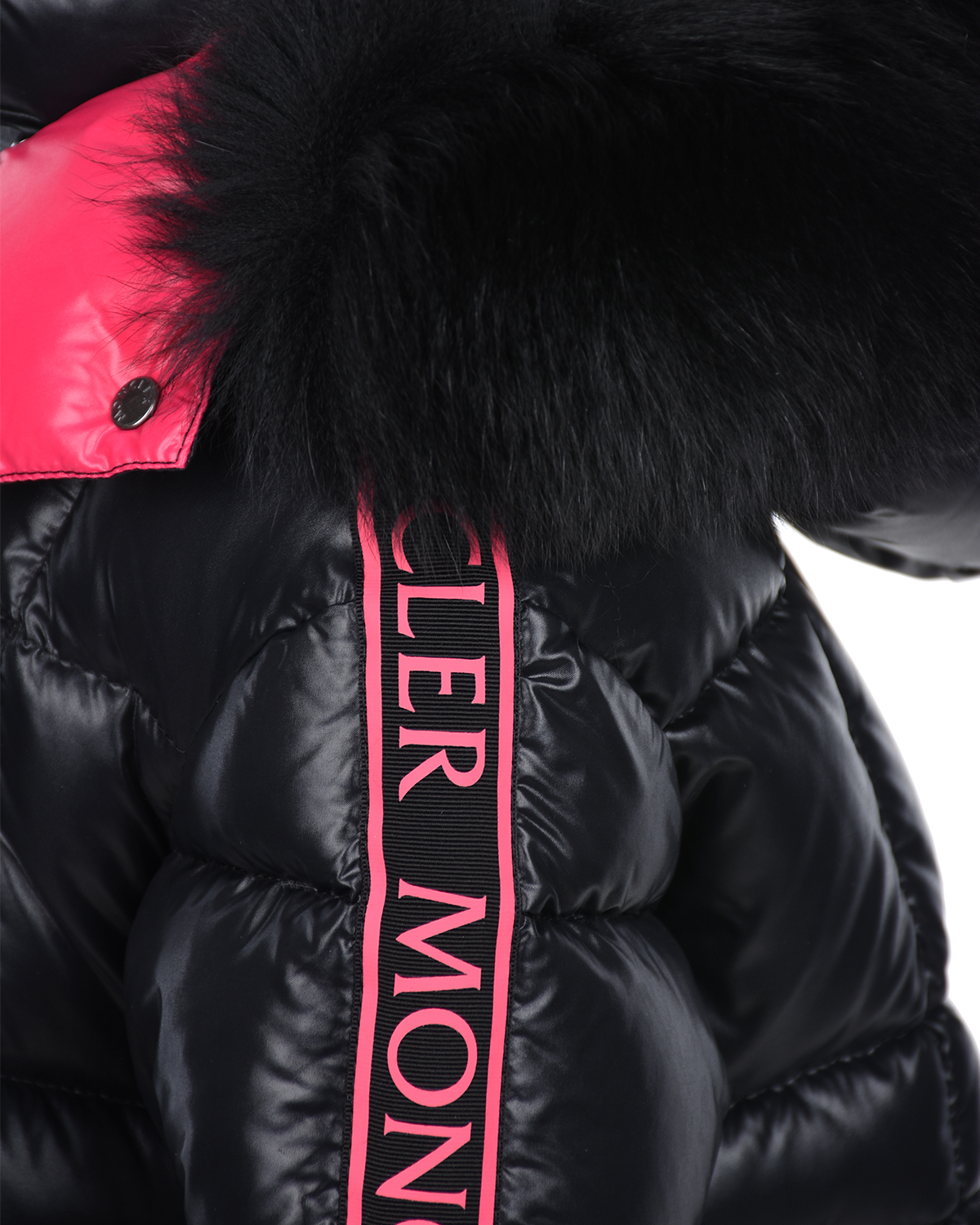 Черное пальто-пуховик с лампасами и меховой отделкой Moncler детское, размер 104, цвет черный - фото 5