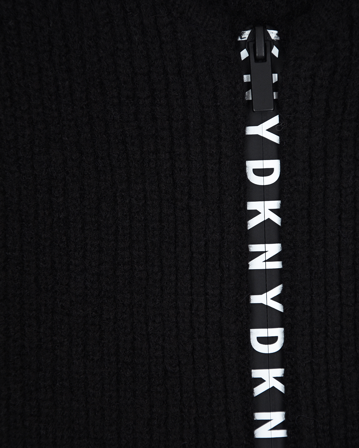 Вязаный джемпер со съемными рукавами DKNY детский, размер 152, цвет черный - фото 5