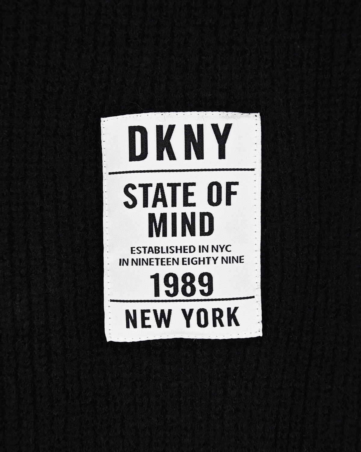 Вязаный джемпер со съемными рукавами DKNY детский, размер 152, цвет черный - фото 6