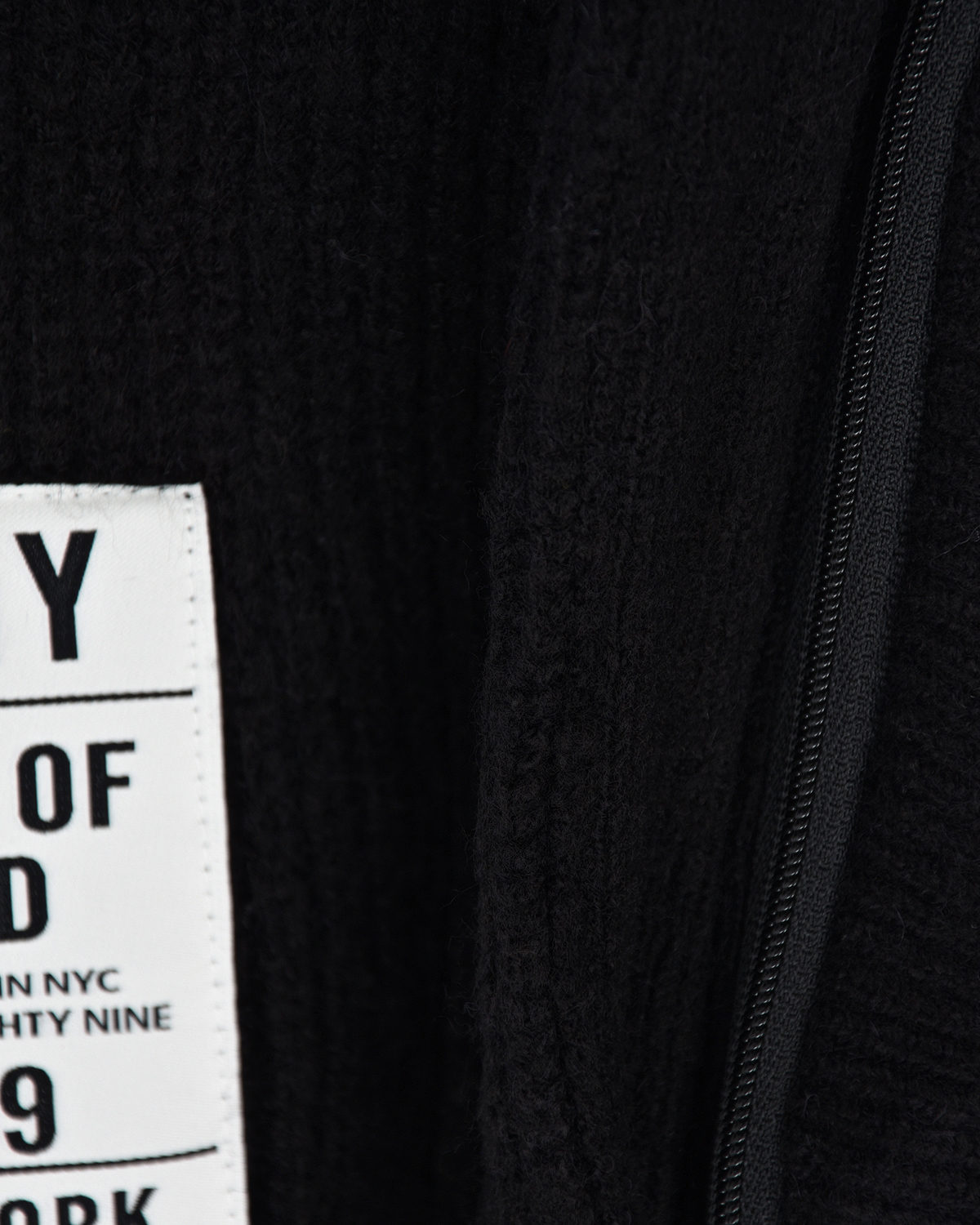 Вязаный джемпер со съемными рукавами DKNY детский, размер 152, цвет черный - фото 7