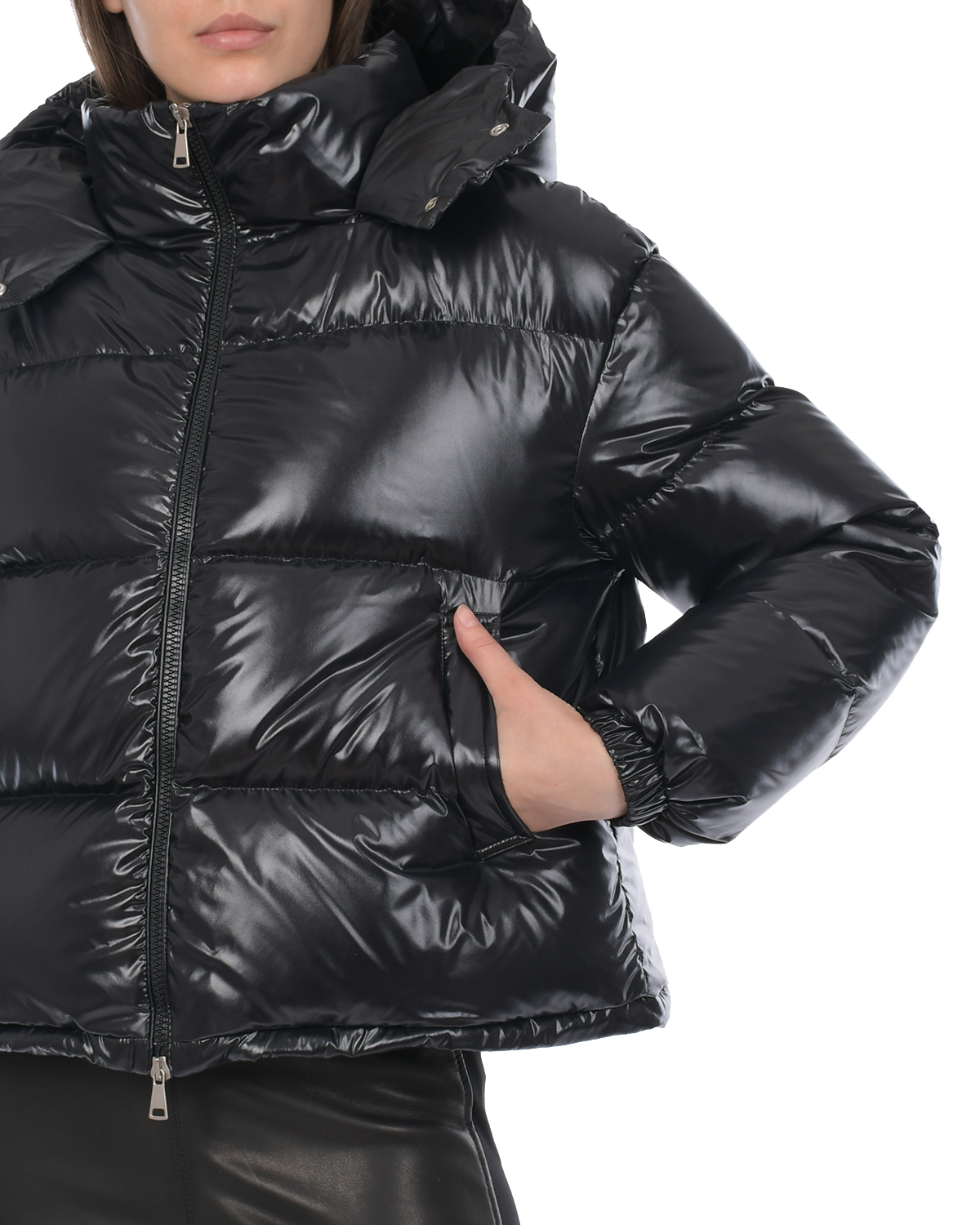 Короткая черная глянцевая куртка Blanchett Goose, размер 44, цвет черный - фото 8