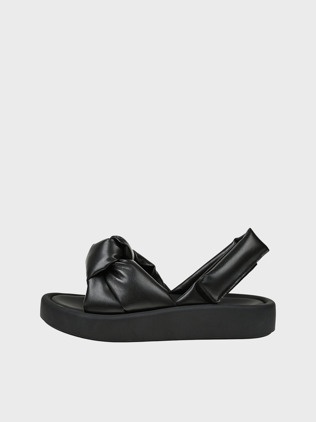 Босоножки с декоративным узлом черные Jarrett 22999₽