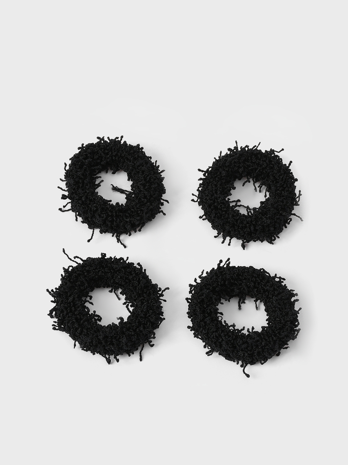 Набор резинок для волос цвет черный 4 шт Tais 599₽