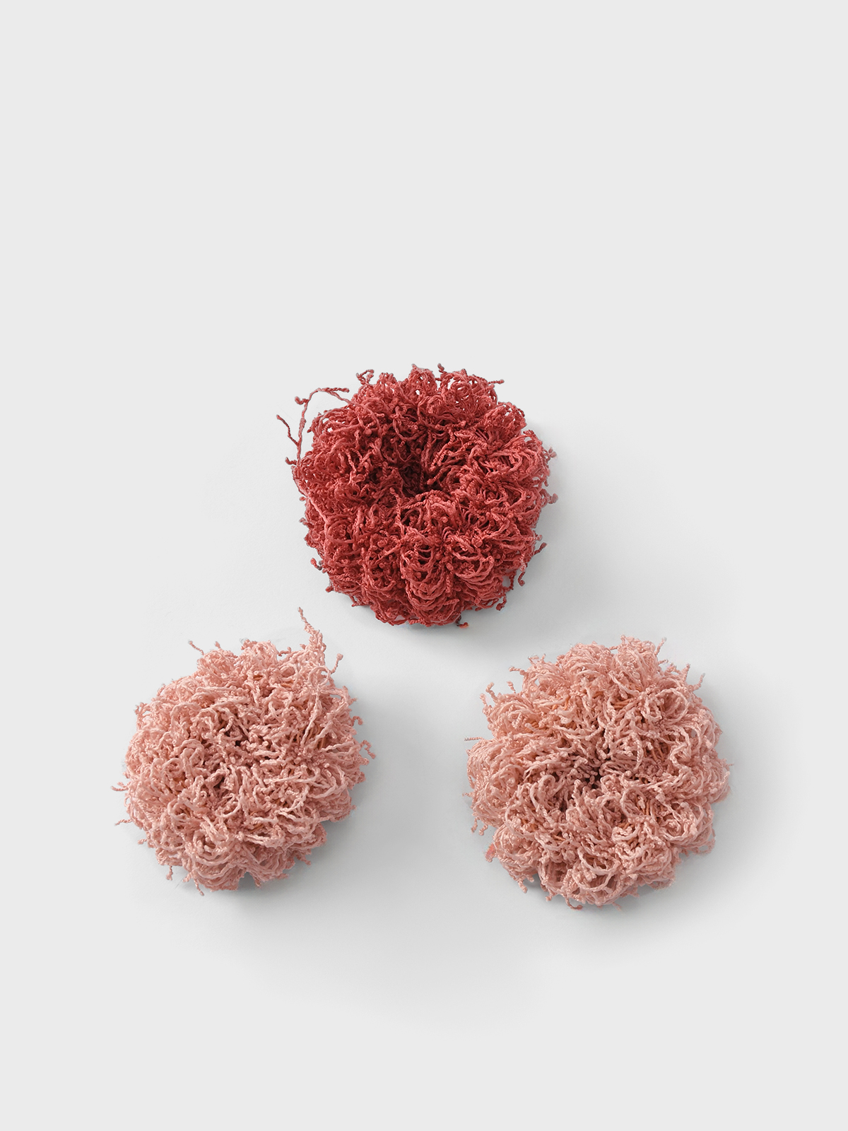 Набор резинок для волос цвет бежевый 3 шт Tais 699₽