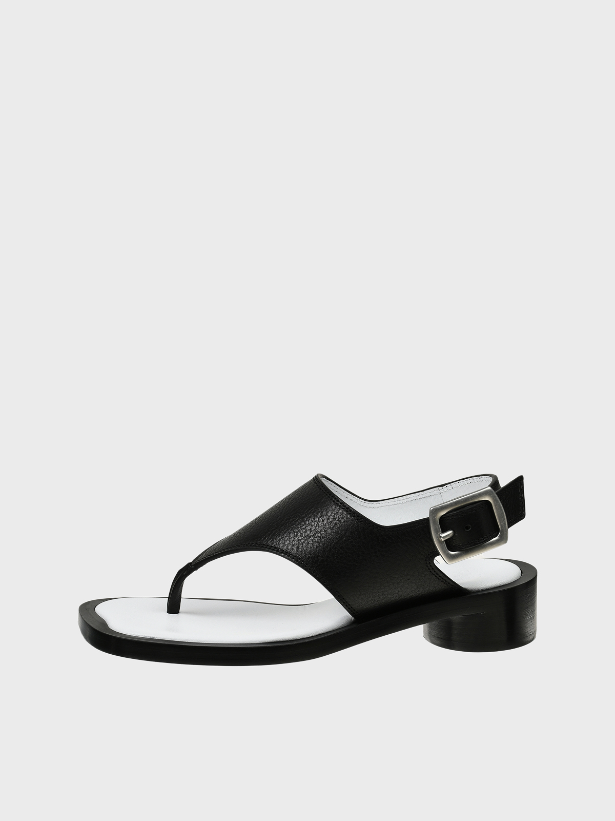 Босоножки на низком каблуке черные MM6 78000₽