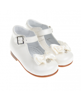 Перламутровые туфли с бантами Beberlis Белый, арт. 21800-S22-B SIRIA BONE | Фото 1