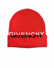 Красная шапка с черно-белым логотипом