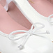 Белые туфли с бантом-шнурком Pretty Ballerinas | Фото 6