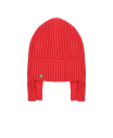 Красная шапка из шерсти