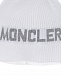 Белая шапка на завязках с серебристым логотипом Moncler | Фото 3