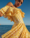 Короткое белое платье с желтым шитьем Charo Ruiz | Фото 4