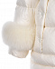 Белый пуховик с мехом на рукавах Moncler | Фото 4