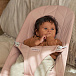 Пыльно-розовый шезлонг-кресло для детей Bliss Cotton, лепесток Baby Bjorn | Фото 6