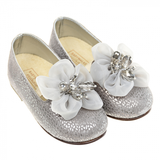 Серебристые туфли с шелковым цветком  | Фото 1