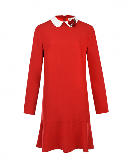Красное платье с вышивкой на воротнике  | Фото 1